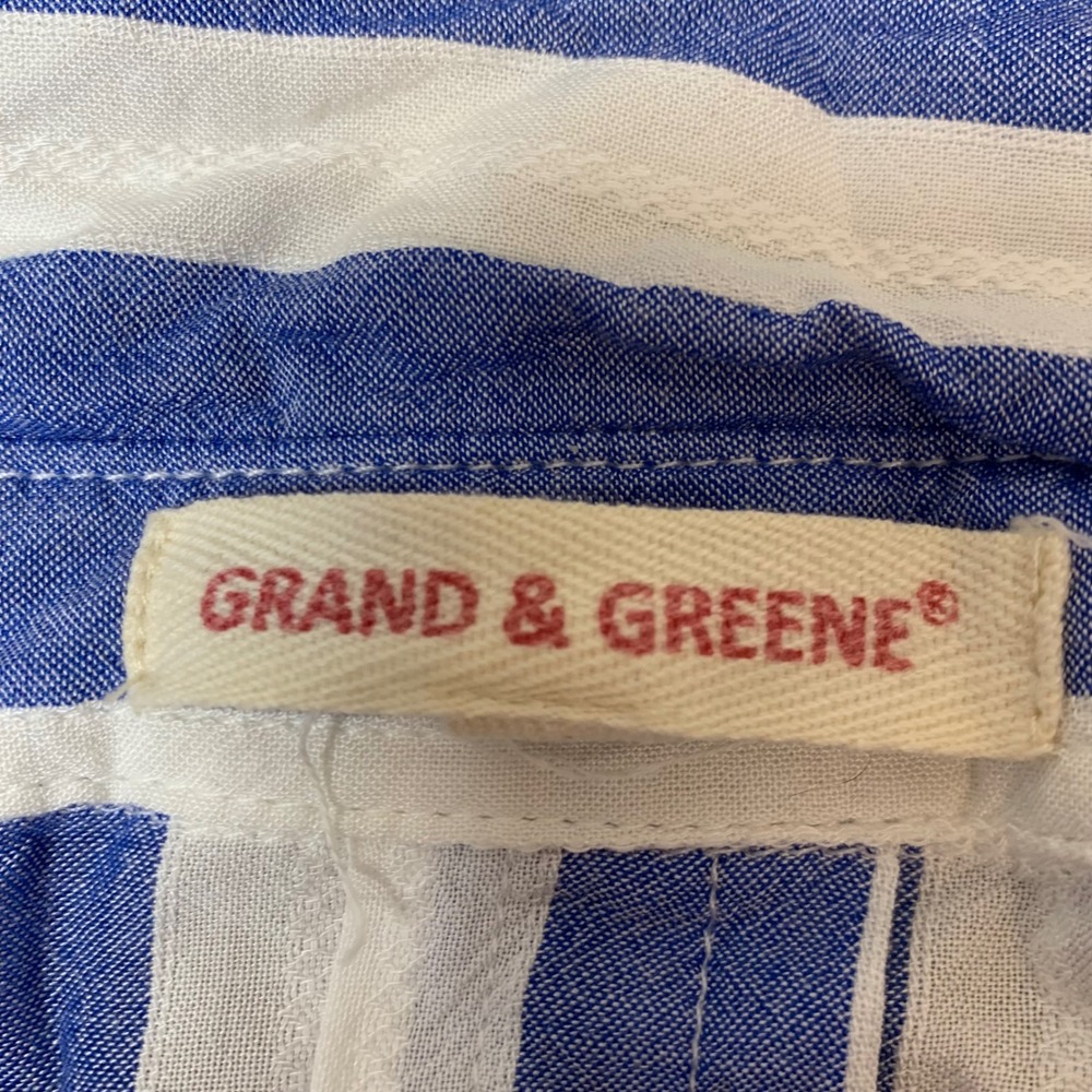 Grand & Greene Button Down Women Large Blue White Excellent Striped Rayon Top - Picture 2 of 7